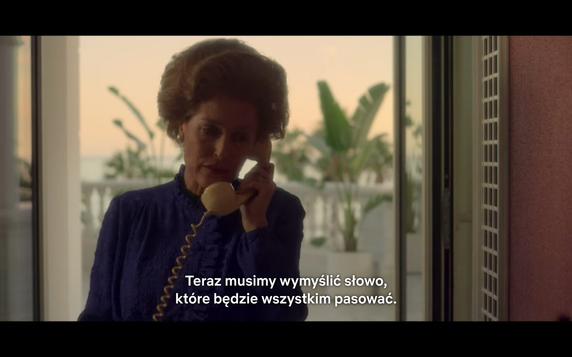 Margaret Thatcher rozmawia przez telefon