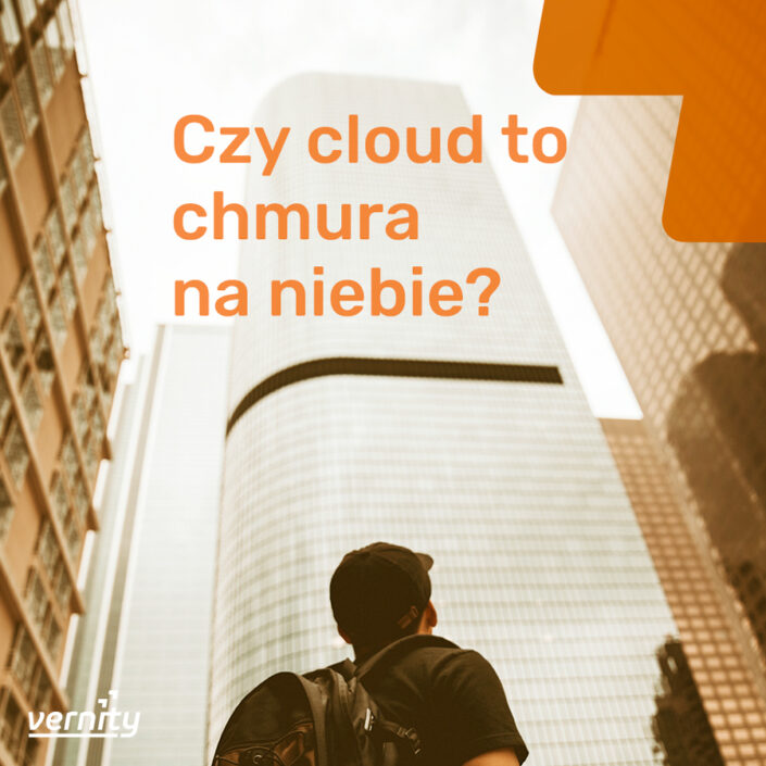 Czy cloud to chmura na niebie? człowiek przed budynkiem patrzy w górę